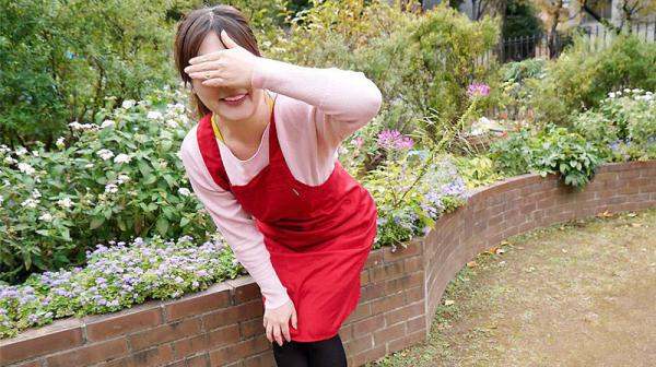 働く地方のお母さん 〜花屋の店员编〜 pacopacomama_011019_009